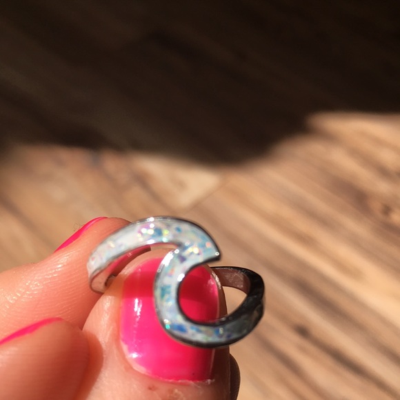 Ocean wave silver fire opal glitter ring Size 9, 8 - Picture 3 of 7